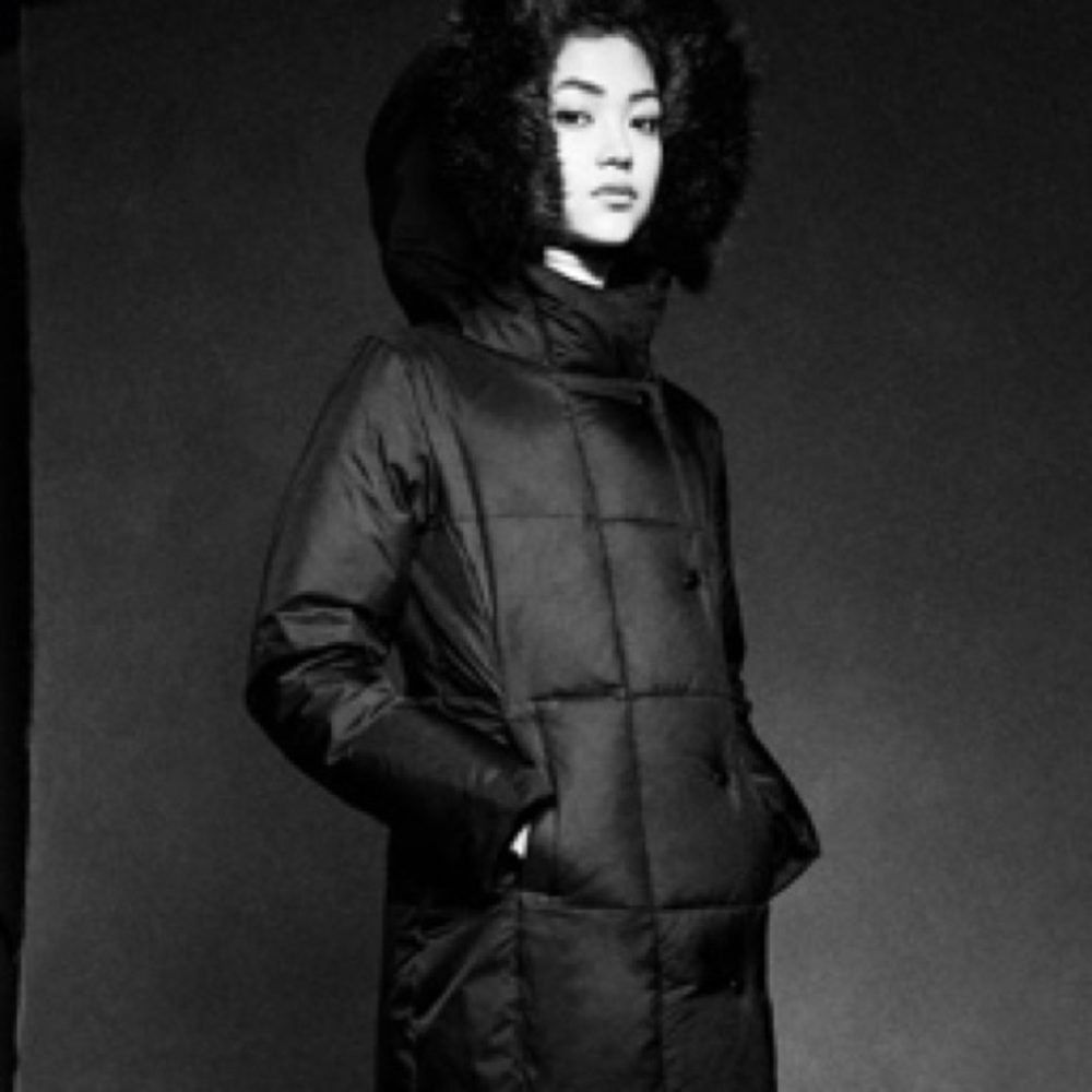 Long  puffer coat with faux fur hoodie. Black